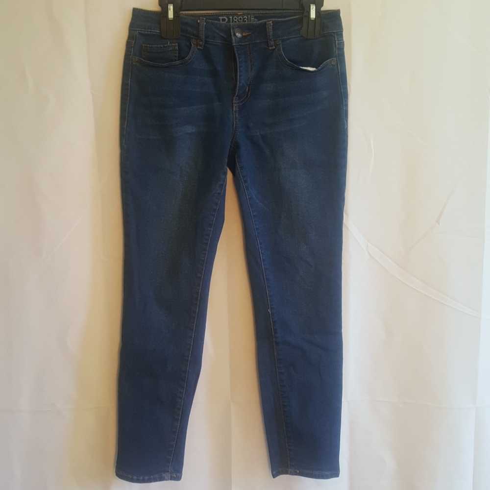 ☆SALE 5 for $25☆  Skinny crop jeans